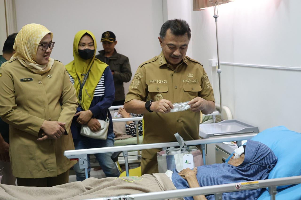 Hari Kesehatan Nasional RSUD Bantargebang Gelar Operasi Katarak